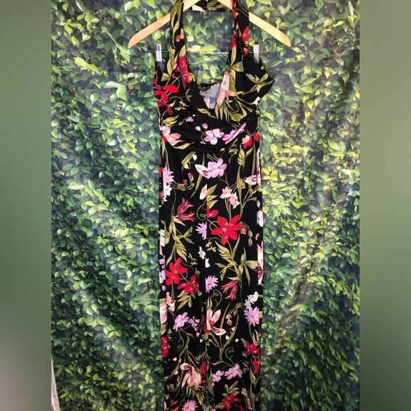 Floral Halter Neck jumpsuit - Black and Pink - Picture 10 of 16